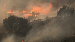 Mas de 100 muertos en Chile por incendios forestales
