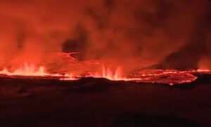 Nueva erupcion volcanica en Islandia VIDEO 1