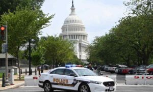 Tres heridos en tiroteo contra policias de Washington