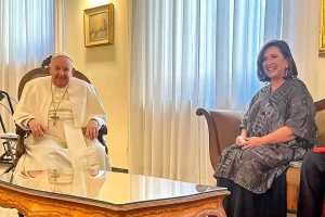 Xochitl Galvez se reune con el Papa Francisco