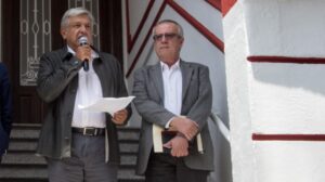 AMLO expresa condolencias por muerte de Carlos Urzúa