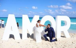 350 parejas unen sus vidas en Bodas Colectivas de Cancún