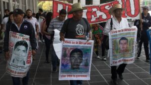 Militares acusados en caso Ayotzinapa regresan a la cárcel