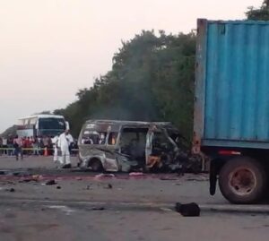 Confirma FGE Quintana Roo 9 muertos en accidente en zona maya