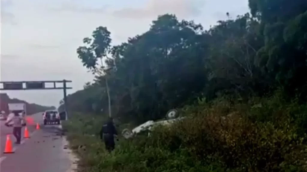 Dos muertos en accidente en carretera del sur de Quintana Roo