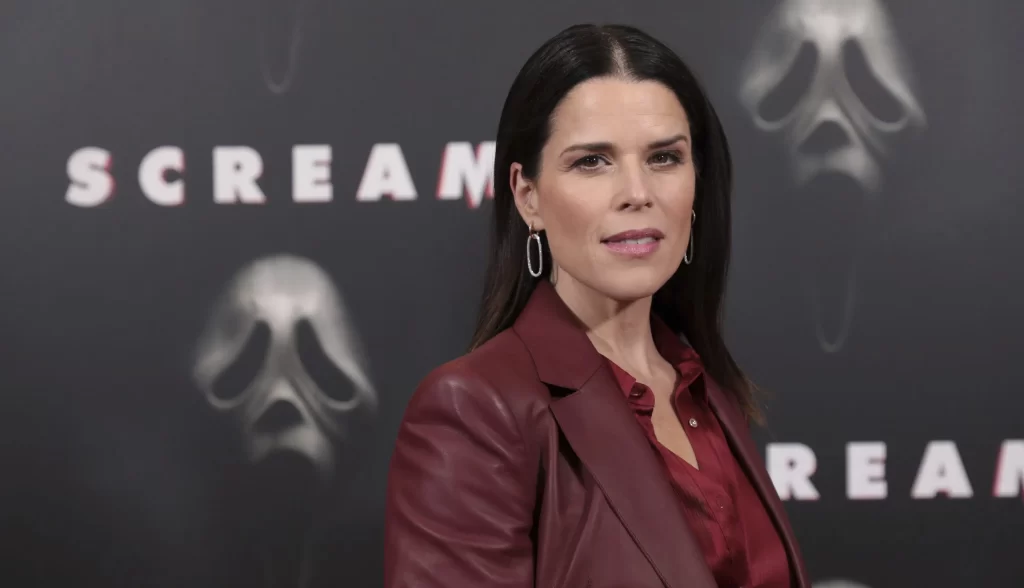 Neve Campbell regresa a Scream 7 y será nuevamente Sydney Prescott