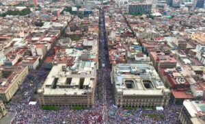 Reúne Claudia Sheinbaum más de 350 mil personas en el Zócalo 