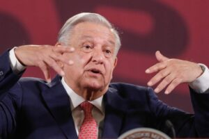 ¿Cierre de refinerías? AMLO responde a declaraciones de Xóchitl