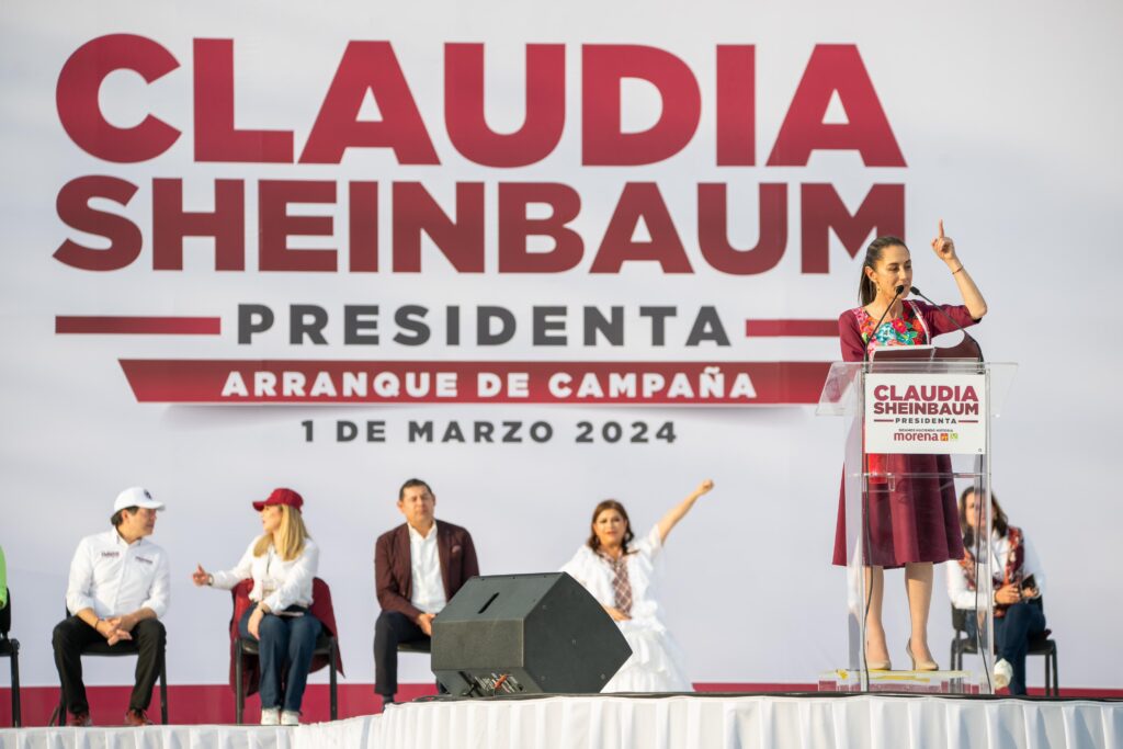 Reúne Claudia Sheinbaum más de 350 mil personas en el Zócalo
