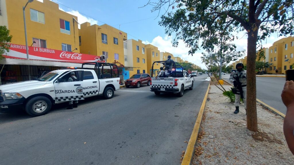 Intentan ejecutar a conductor de combi en Cancún