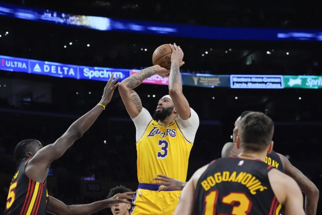 "Rumbo al récord de tiros" D'Angelo Russell entra en la historia de los Lakers