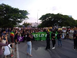 Cierres de calles en Cancún por marcha del Día Internacional de la Mujer