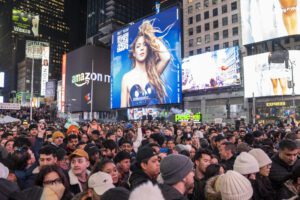 Shakira ofrece concierto gratuito en el Times Square