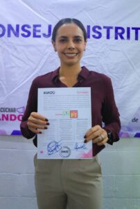Ana Paty Peralta recibe constancia como candidata a alcaldía de Cancún