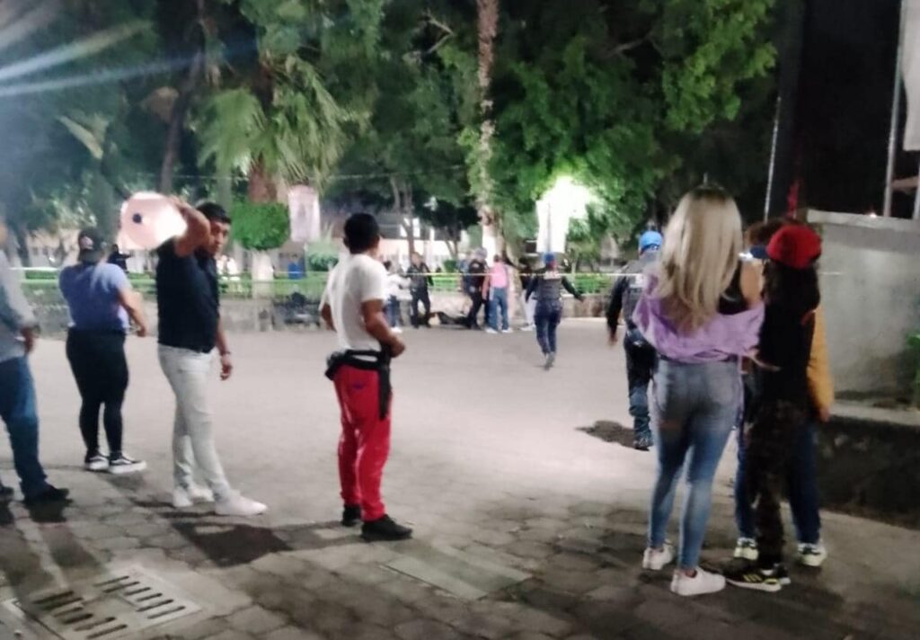 Dos muertos y un herido en balacera en plaza pública de Xochimilco.