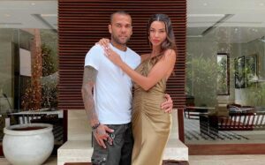Esposa de Dani Alves es criticada tras compartir foto con el futbolista
