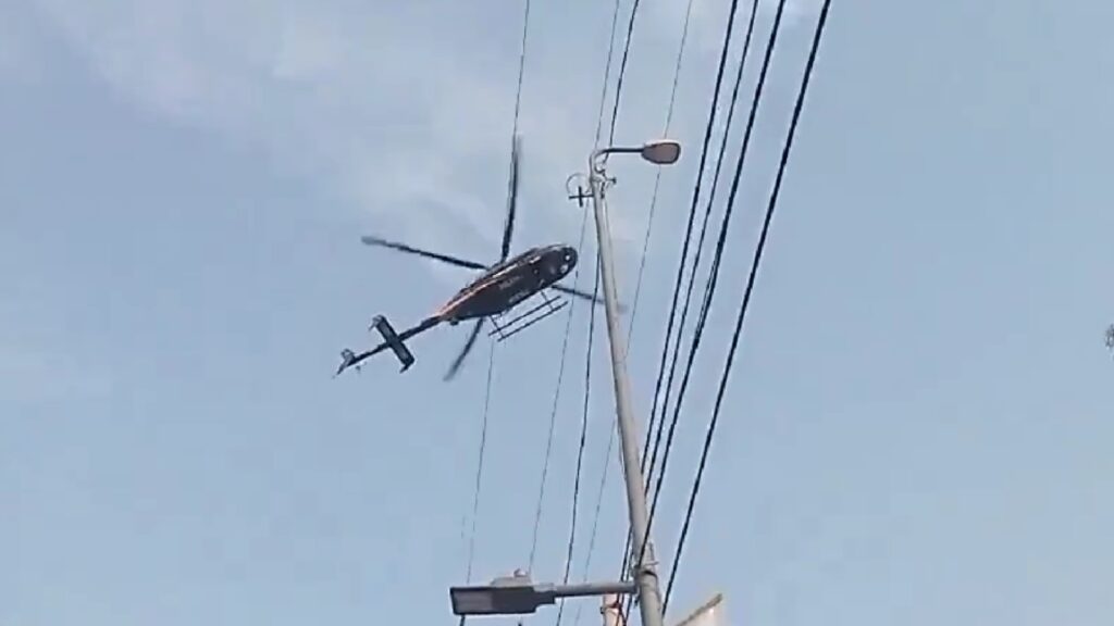 Mujer y hombre asiáticos viajaban en helicóptero desplomado en CDMX.