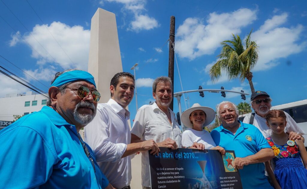 Reconocen a Víctor Vera, fundador de Cancun Tips, en Aniversario 54 de Cancún