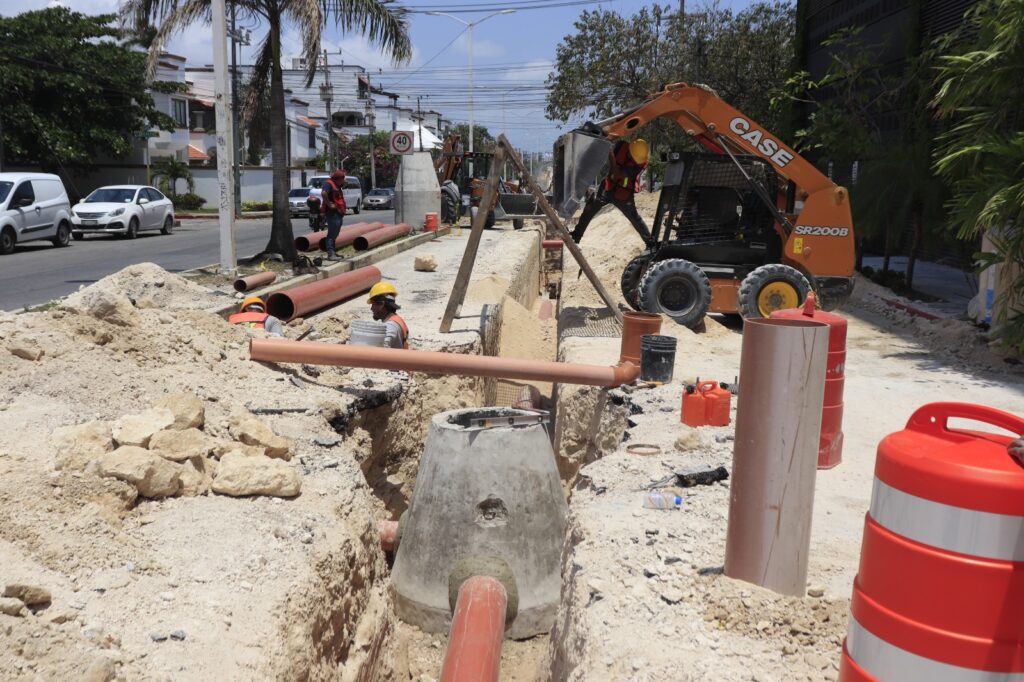 Avanzan trabajos de drenaje de Aguakan en zonas de Cancún