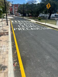 ¡Vergüenza! Señalan errores en señalización vial en calle de Cancún