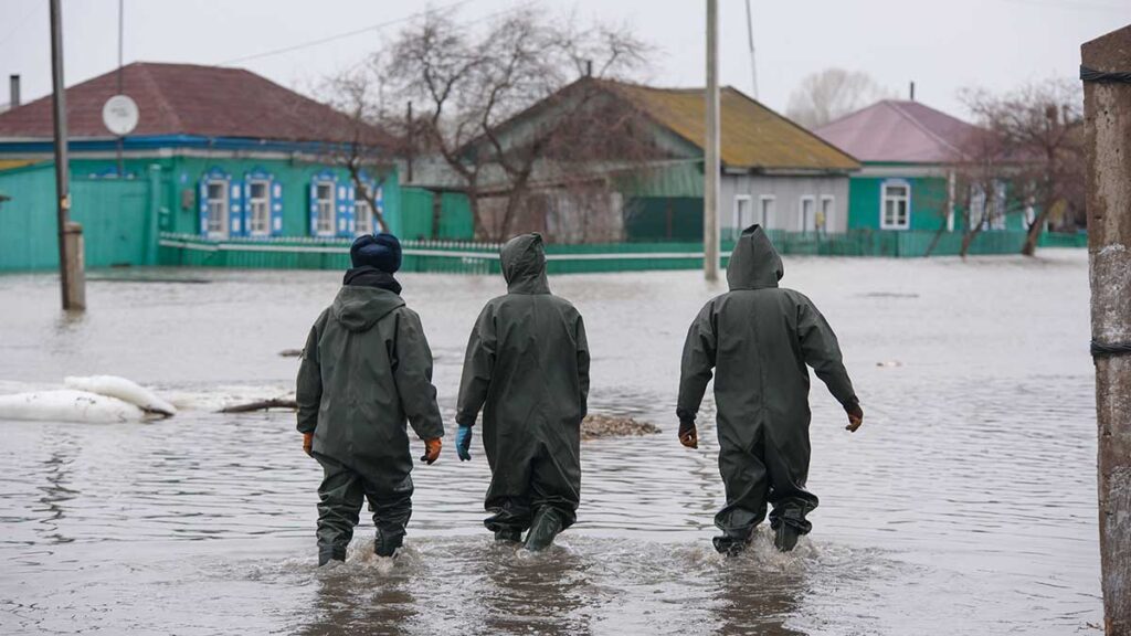 ¡Fuerte inundación! Así fueron afectadas las calles de Kazajistán