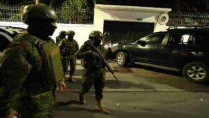 AMLO comparte VIDEOS de asalto a Embajada de México en Ecuador