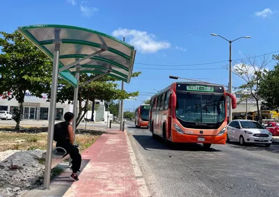 ¡Nuevos paraderos! Comienzan instalación para ruta Kabah y Zona Hotelera de Cancún