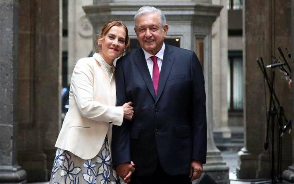 AMLO desmiente divorcio con Beatriz Gutiérrez Müller