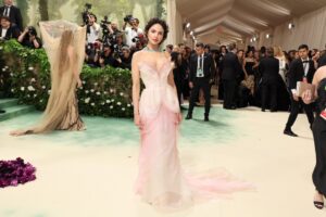 Eiza González brilló en la Met Gala 2024