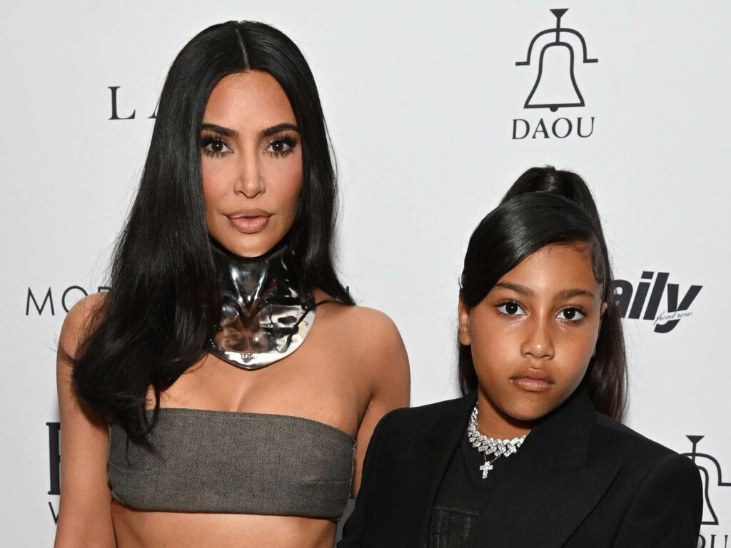 North West, hija de Kim Karsashian, causa polémica tras su debut en 'El Rey León' (VIDEO)