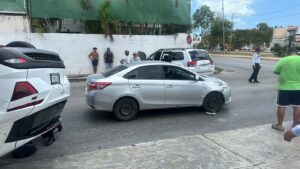 Mujer lesionada en accidente de transito en Poligono Sur de Cancun 2