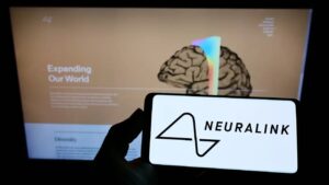 Neuralik continúa investigando el problema con el implante