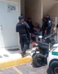 Extranjeros secuestrados son rescatados en un fraccionamiento de Cancún 