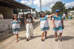 Yalitza Aparicio convive con "Las Amazonas de Yaxunah"