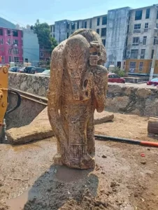 Extraña escultura encontrada en Acapulco