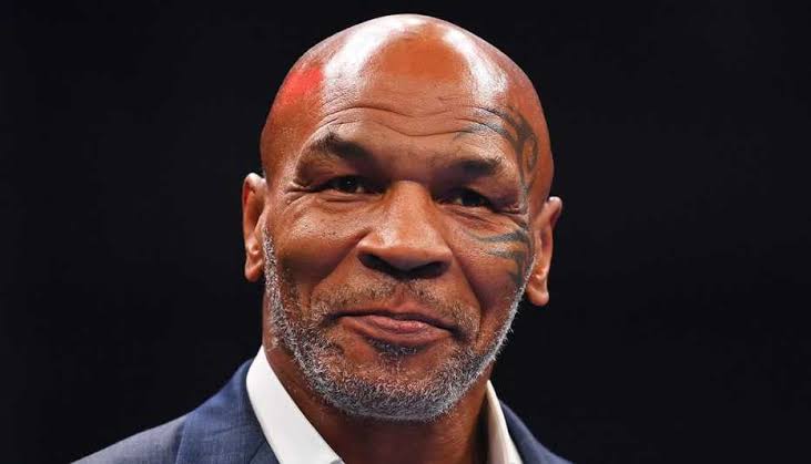 Mike Tyson es atendido de urgencia previo a su pelea contra Jake Paul