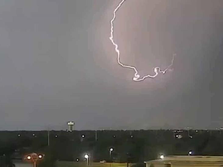 reportan al menos 4 muertos por fuertes tormentas electricas en houston 36dc5228 focus 0 0 732 549