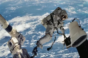 Accidente del satélite pone en peligro a astronautas 