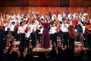 Alondra de la Parra y la Orquesta Imposible inician el Festival Paax GNP en la Riviera Maya