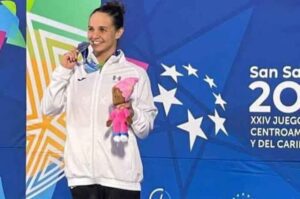 María José Mata, nadadora mexicana, consigue medalla de bronce en Mónaco