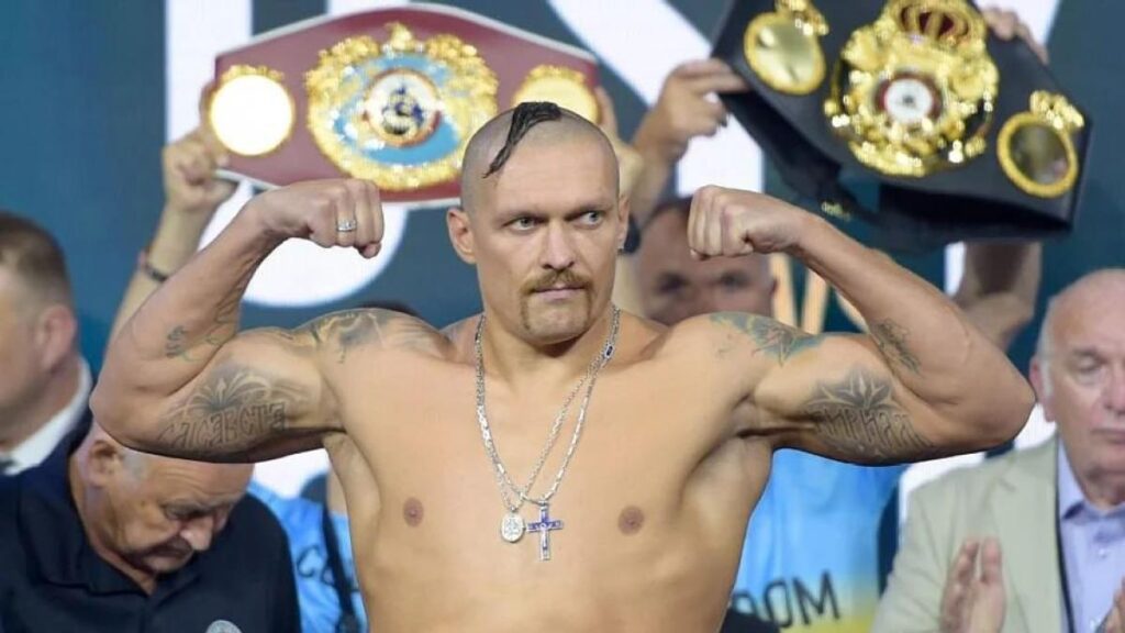 Oleksandr Usyk lanza polémicas declaraciones sobre Canelo Álvarez