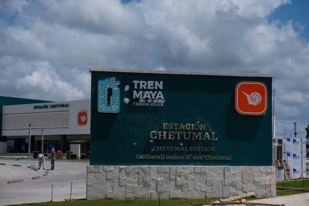 Avanza construcción de estación del Tren Maya en Chetumal
