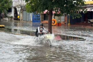 Calles de Cancun cerradas por inundaciones por fuertes lluvias 3