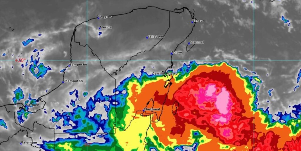 Clima hoy en Cancún y Quintana Roo: Cielo nublado y lluvias intensas