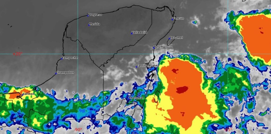 Clima hoy en Cancún y Quintana Roo: Cielo nublado con lluvias puntuales torrenciales