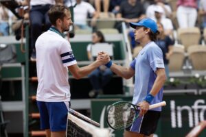 Daniil Medvedev es eliminado de Roland Garros 1