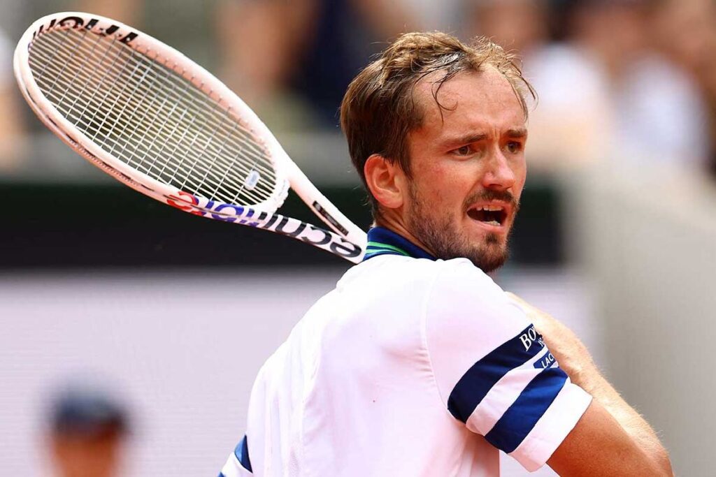 Daniil Medvedev es eliminado de Roland Garros