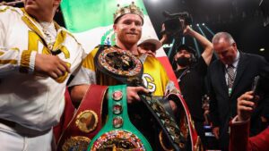 David Benavidez asegura que 'Canelo' no es buen boxeador