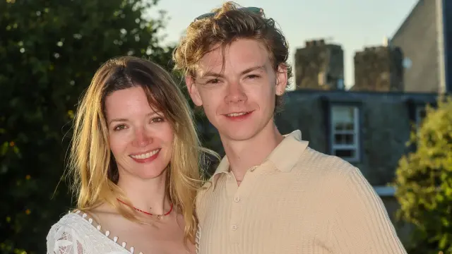 ¡Como de película! Ex esposa de Elon Musk se casa con el actor Thomas Brodie-Sangster