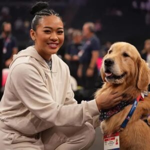 Beacon, el perrito que forma parte del equipo de gimnasia de Estados Unidos